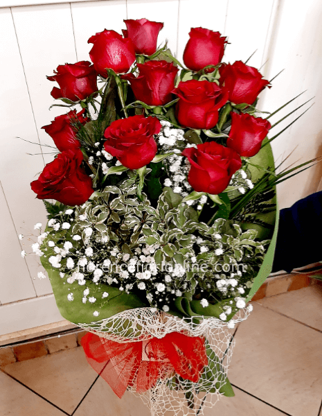 12 Rose rosse » Fiorista consegna fiori e piante a domicilio a Gaeta. Acquisto  e invio online di fiori a Gaeta e Formia.